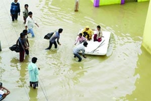 मुसळधार पावसाने वर्धा, इरई व झरपट नद्यांना पूर