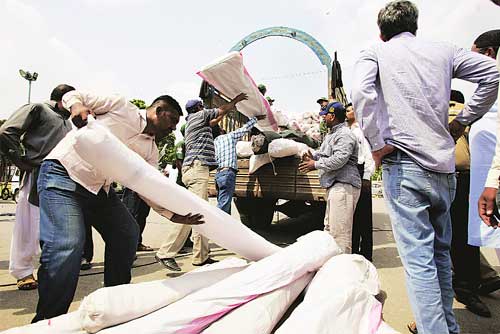 पाकिस्तान भूकंपातील मृतांची संख्या ३ ५०