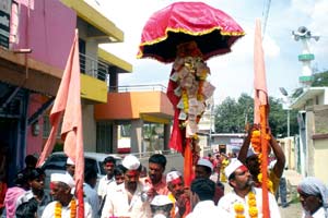 देवीचे दस-यासाठी प्रस्थान तुळजापूरच्या सीमोल्लंघनात कर्जतचा मान