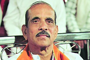 मनोहर जोशींच्या वक्तव्याबाबत गोपीनाथ मुंडे यांचे कानावर हात!