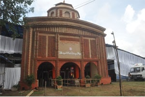 शिवाजी पार्कवर प्रसिद्ध टेराकोटा मंदिरात शक्तीची पूजा