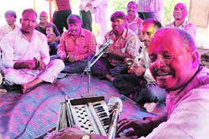 धुळवडीचा उत्साह उत्तर भारतीयांमध्ये अधिक