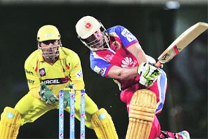 रोमहर्षक विजयासह बंगळुरूची बाद फेरीकडे वाटचाल