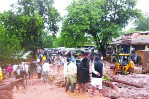 डोंगर पायथ्याशी राहणाऱ्यांना सुरक्षित स्थळी हलवा