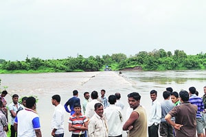 पावसापेक्षा अतिक्रमणामुळे पूरसदृश परिस्थिती