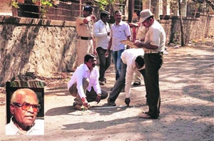 पत्ता विचारून हल्लेखोरांनी पानसरेंवर झाडल्या गोळ्या