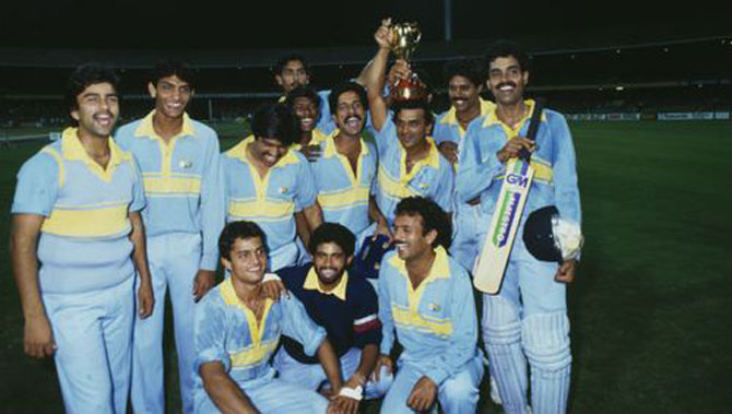ऑस्ट्रेलियामध्ये १९८५ साली क्रिकेट वर्ल्ड चॅम्पियनशिपचे आयोजन करण्यात आले होते. यामध्ये भारतीय संघाने सर्व सामने जिंकून नवा इतिहास रचला होता. अंतिम सामन्यात पारंपारिक प्रतिस्पर्धी असलेल्या पाकिस्तानवर भारताने मात केली होती.