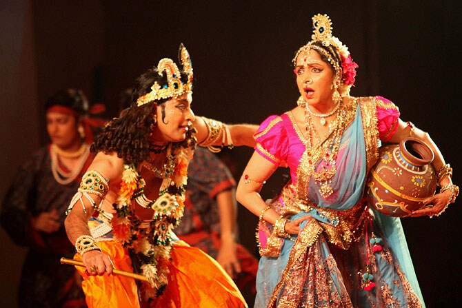 श्रीकृष्णाने गोपिकांसमवेत केलेल्या रासलीला हा नृत्याचाच प्रकार होता. (एक्स्प्रेस फोटो)