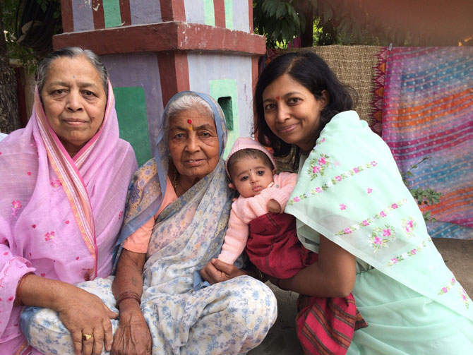 बाळ- दाक्षिणी काटकर आई- सुचित्रा काटकर - आई-(आजी) इंदूमती घोगरे - आई-(पणजी) गोदावरी शिंदे