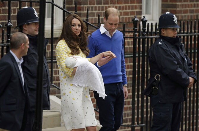 यांना पहिला मुलगा आहे, विल्यम्स यांची पत्नी डचेस ऑफ केंब्रिज केट मिडलटन यांनी स्थानिक वेळेनुसार सकाळी ८.३४ वाजता मुलीस जन्म दिला असे केनसिंगटन पॅलेसने म्हटले आहे.