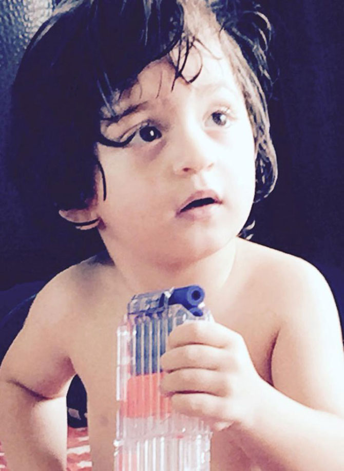 अबरामचे गोंडस रुप...