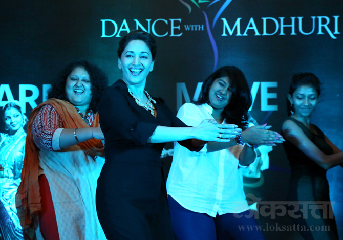 तिच्या या ऑनलाईन अकादमीसाठीच्या मोबाईल अॅपद्वारे कलाकारांना त्यांच्या नृत्याचा व्हिडिओ अपलोड करता येणार आहे. (छाया- अमित चक्रवर्ती)