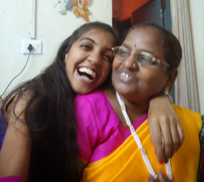 अर्चना आणि दिपाली नेवारेकर