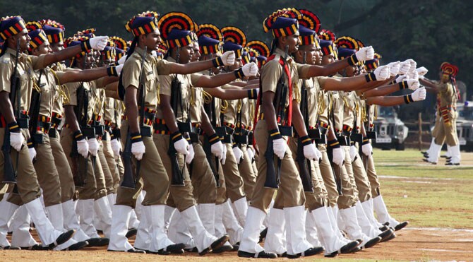 शानदार संचलन