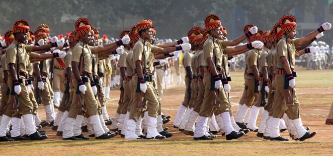 शानदार संचलन