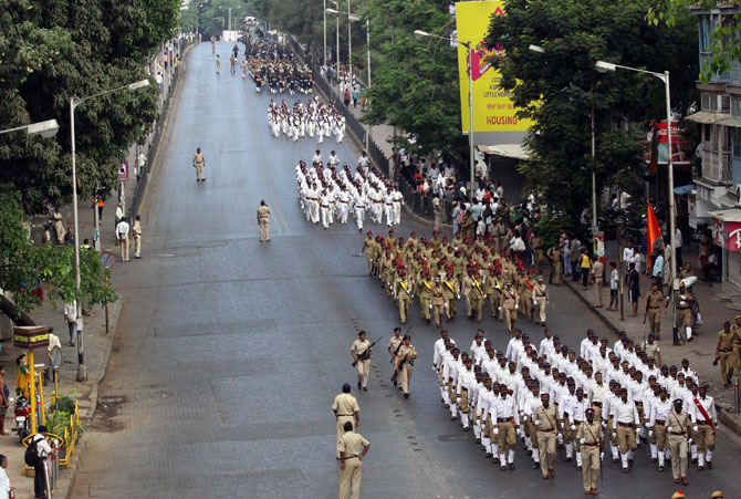 शानदार संचलन