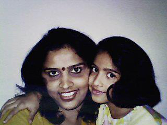 नमिता आणि परिणिता सावंत