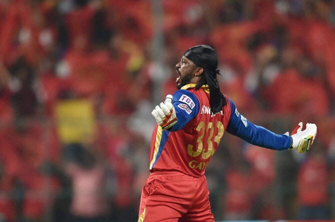 ख्रिस गेल हा रोनाल्डोचा चाहता आहे. याचीच प्रचिती गेलने शतक ठोकल्यानंतर केलेल्या जल्लोषात पाहायला मिळाली.