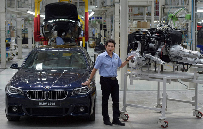 भारतातील कंपनीतील गुंतवणूक सध्याच्या ३.९ अब्ज डॉलरवरून ४.९ अब्ज डॉलर करण्यात येणार आहे.