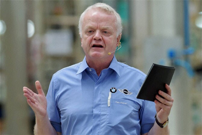 कंपनीचे भारतातील अध्यक्ष फिलिप वोन सार देखील उपस्थित होते.