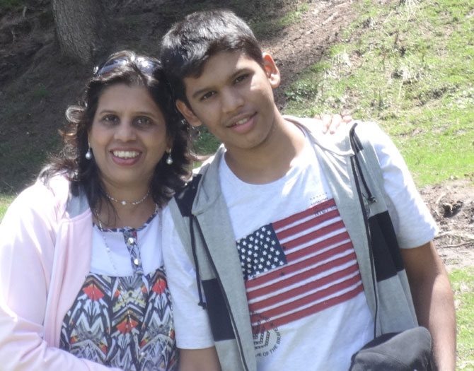 सोनाली आणि ओम चोगले