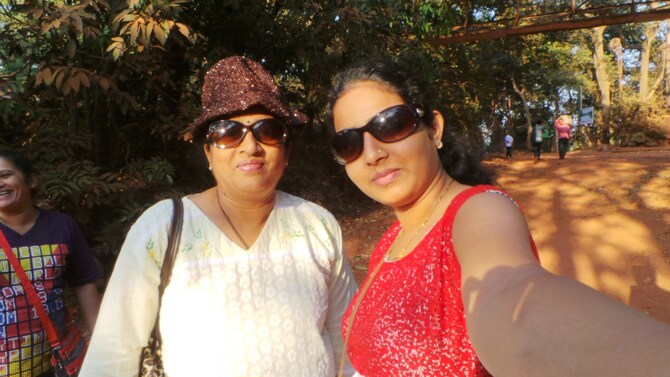 भाग्यश्री आणि मुलगी सिद्धी