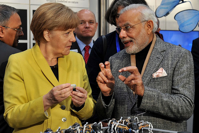 जर्मनीच्या दौऱ्यात जर्मन कंपन्यांना भारतात उत्पादन करण्यास आमंत्रित करणे हाच महत्त्वाचा मुद्दा होता. हॅनोव्हर येथे त्यांनी जर्मन उद्योजकांबरोबर चर्चा केली.