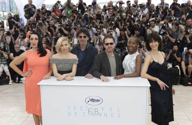 कान महोत्सवः ‘लेडी इन ब्लॅक’ कतरिना