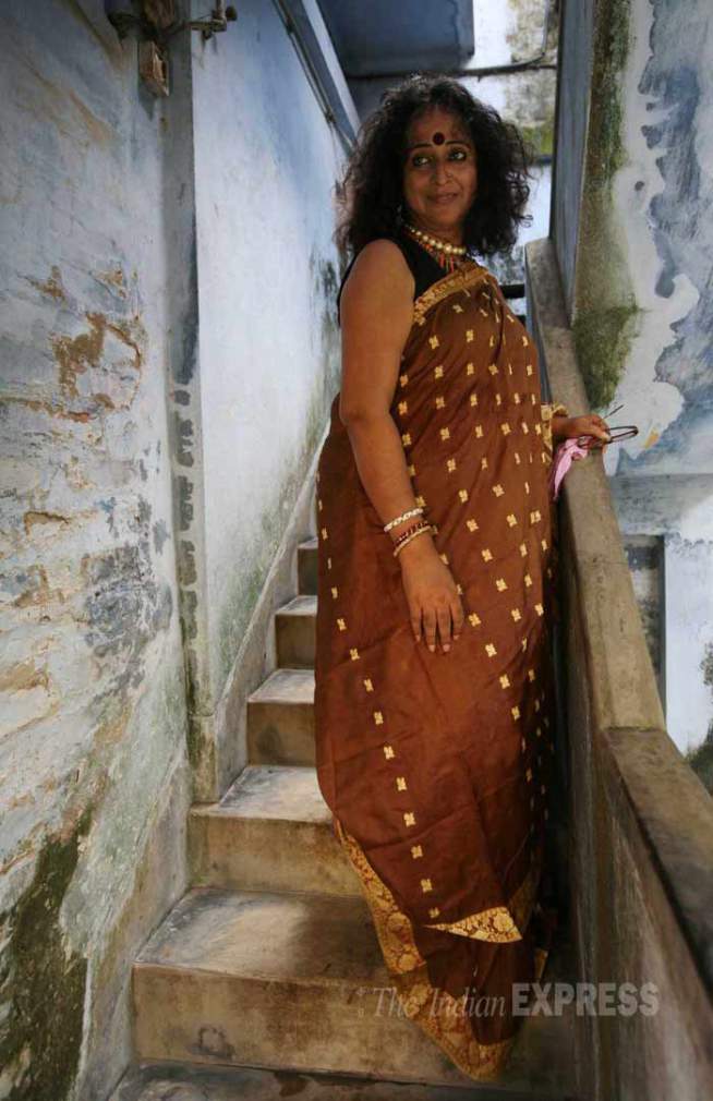 ००३ मध्ये त्यांनी लिंगबदल शस्त्रक्रिया करून घेतली. प्राचार्य म्हणून निवड झाल्याचे समजल्यावर आपल्याला अत्यंत आनंद झाल्याची प्रतिक्रिया त्यांनी व्यक्त केली. (छायाः शुभम दत्ता)