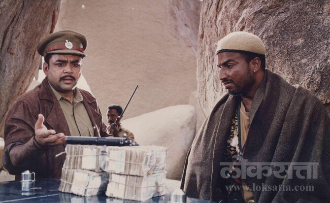 त्यांचा जन्म ३० मे १९५० रोजी गुजरातच्या अहमदाबादमध्ये झाला.