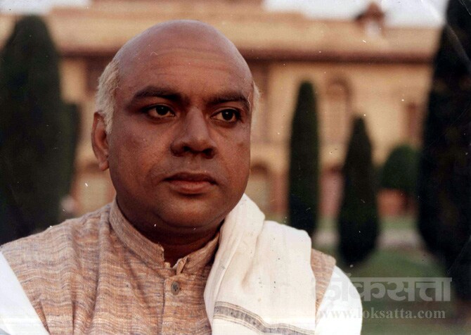 परेश रावल यांची काही दुर्मिळ छायाचित्रे.