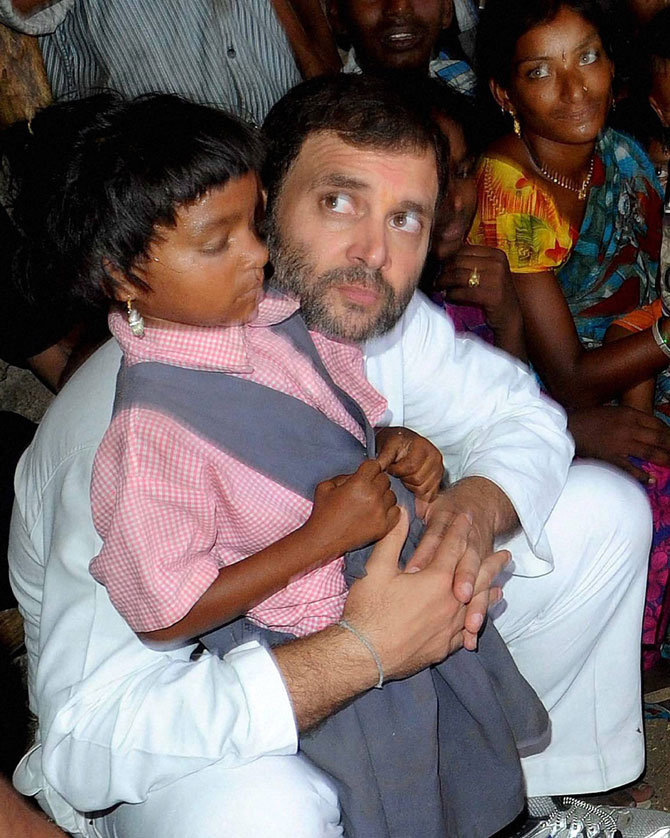 शेतकऱ्यांचे दु:ख पाहून मनाला वेदना होत आहेत, असे राहुल गांधी यावेळी म्हणाले. (छाया: पीटीआय)