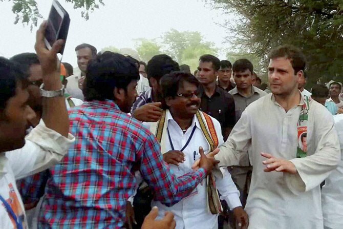 राहुल गांधी यांची तेलंगण पदयात्रा