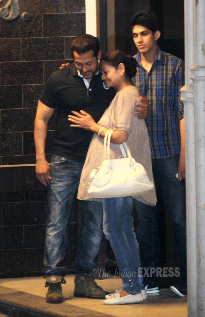 झरीना नवाब आणि सूरज पंचोली