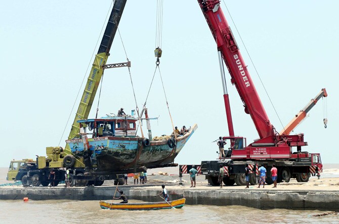 त्यामुळे पावसाळ्यातील दोन महिने हे मासळीच्या प्रजननाचे महत्त्वाचे महिने असतात. जैवविविधता लाभलेल्या समुद्राच्या खाडीकिनारी असलेल्या खारफुटीच्या जंगलात ही प्रजननाची नैसर्गिक प्रक्रिया होते.