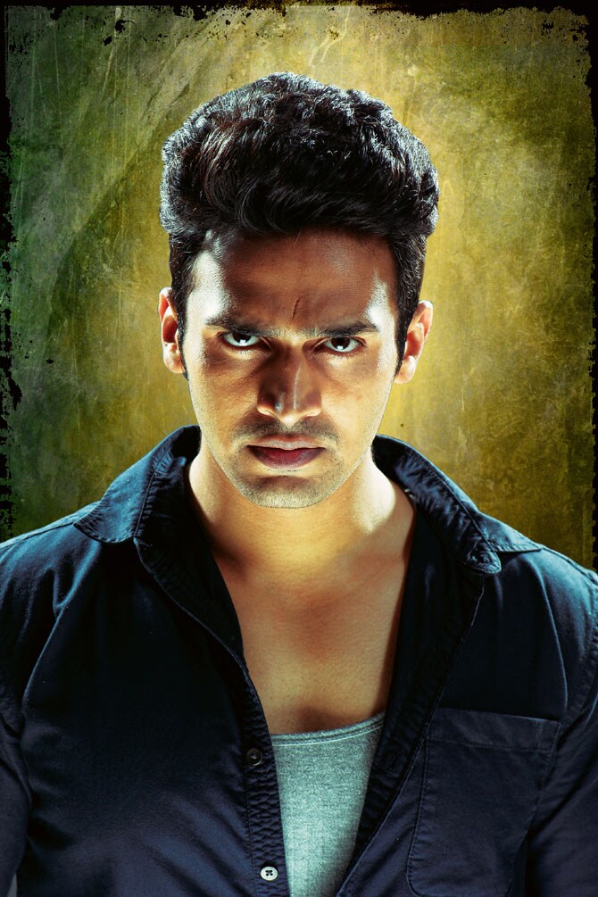 'काळ-वेळ’ कधीच, कुणासाठी थांबत नाही. प्रत्येकाच्या आयुष्यात येणारा 'काळ-वेळ’ कधी चांगला तर कधी वाईट असतो त्यावर आपला कुठलाच उपाय चालत नाही. याच कथाबीजावर बेतलेला 'वी. आर. जी. मोशन प्रस्तुत विजय गुट्टे निर्मित 'टाईम बरा वाईट' हा नवा थ्रिलर अॅक्शनपट येतोय.