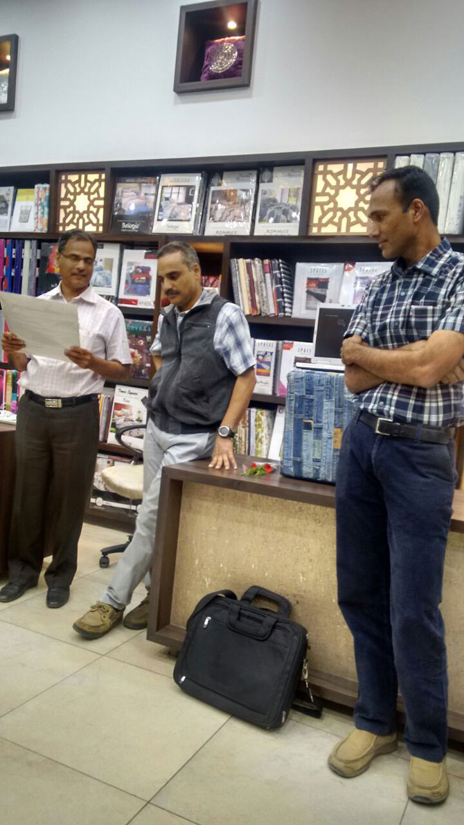 मेरिकेच्या पश्चिम किनाऱ्यापासून पूर्व किनाऱ्यापर्यंत साधारणत: ४८०० किलोमीटरचे अंतर सायकलद्वारे त्यांनी पूर्ण केले.