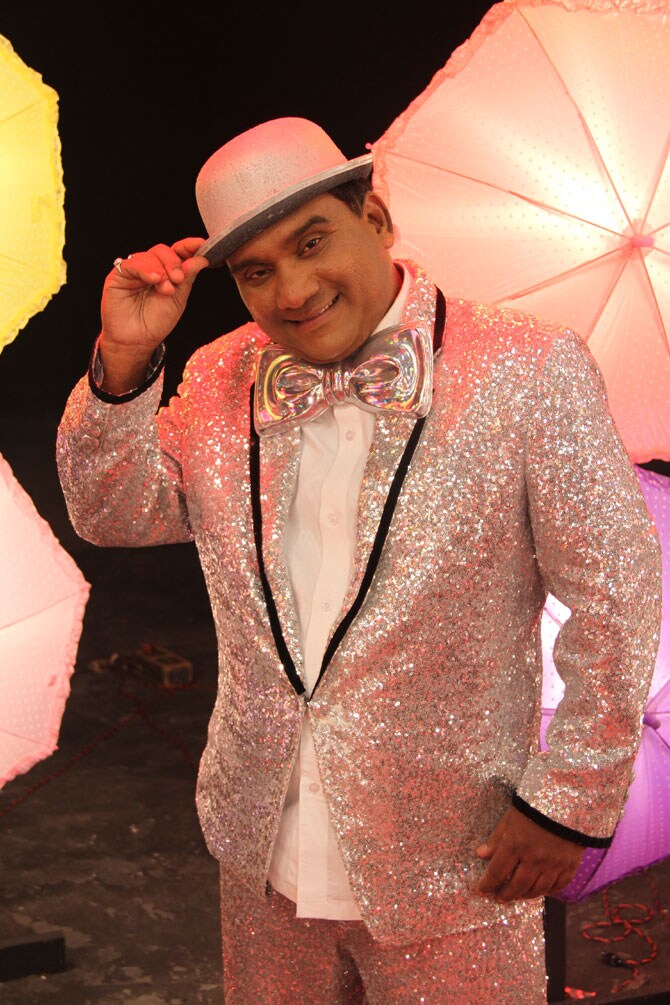 . हो हो तुम्ही अगदी बरोबर वाचलेत. विनोदवीर भाऊ हे आगामी ‘वाजलाच पाहिजे! गेम की शिणेमा’ या चित्रपटातील आयटम साँगवर ठेका धरणार आहेत.