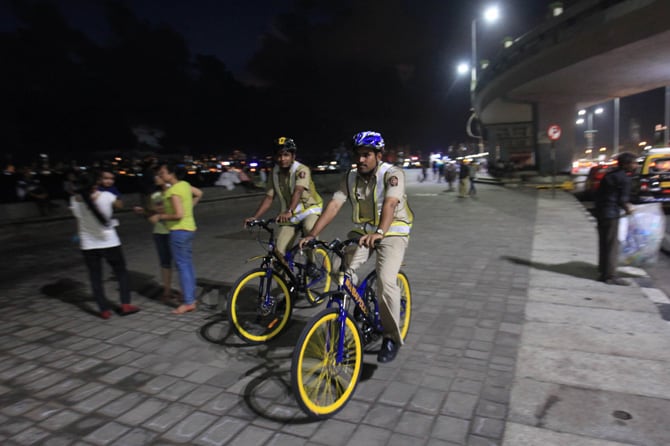 सायकलवरील पहारेकरी