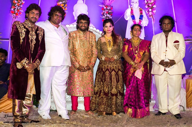 गायक आदर्श शिंदेंचा विवाहसोहळा