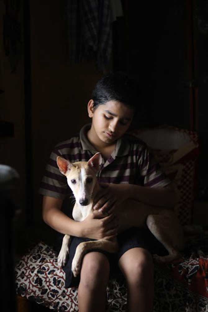 लहान मुलांच्या तरल भावविश्वाभोवती ‘किल्ला’ चित्रपटाची गोष्ट फिरते. आईच्या नोकरीतील बदलीमुळे पुण्यातून गुहागरला आलेल्या चिन्मय ऊर्फ चिनूची ही कथा आहे.