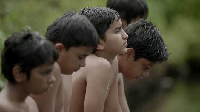 उनाड वयाची पायरी ओलांडून जाणत्या वयाचा उंबरठा ओलांडण्याचा त्याचा हा प्रवास त्याला खुप काही शिकवून जातो. या सर्व प्रवासाची कथा म्हणजे ‘किल्ला’ हा चित्रपट.