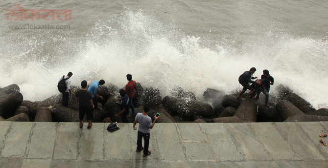 उत्साहाच्या लाटांना उधाण