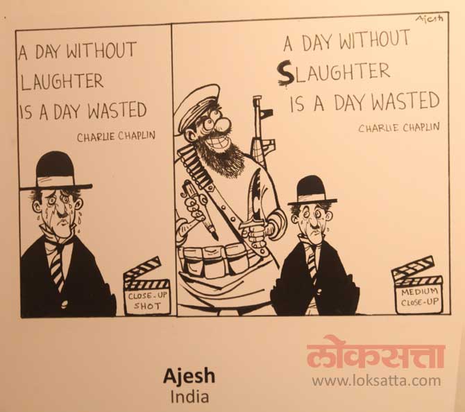 चॅप्लिन इंडिया फोरम आणि स्पाईसेस् बोर्ड यांच्या संयुक्त विद्यमाने नरिमन पॉइंट येथील 'एनसीपीए'च्या पिरामल गॅलरीत चार्ली चॅप्लिनवरील एका चित्र प्रदर्शनाचे आयोजन करण्यात आले आहे. (छाया- दिलीप कागडा)