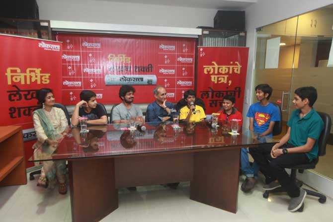 किल्ला संपूर्ण टीमने लोकसत्ताच्या कार्यालयाला भेट दिली होती.