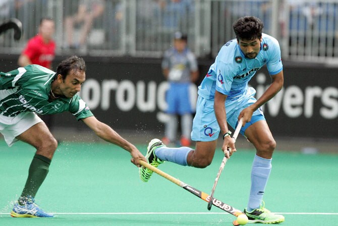 पेनल्टी कॉर्नरसारख्या हुकमी संधी वाया घालवल्यामुळेच भारताला जागतिक हॉकी लीगमध्ये पाकिस्तानविरुद्ध २-२ अशा बरोबरीत समाधान मानावे लागले. (छायाः पीटीआय)