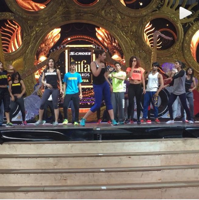 बॉलीवूडकरांचा ‘आयफा’ फिव्हर