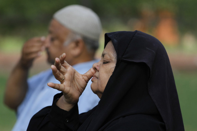 पंतप्रधान नरेंद्र मोदींसह ‘योगाभ्यास’