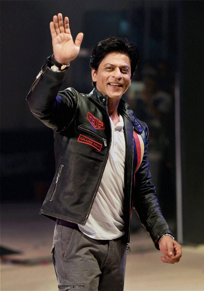 शाहरूखकडून टॅग ह्युअरच्या नव्या श्रेणीचे उद्घाटन