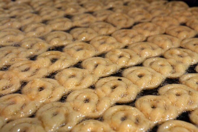 भेंडीबाजारात खाद्यपदार्थांची रेलचेल